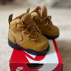 Nike Manoa baby boot